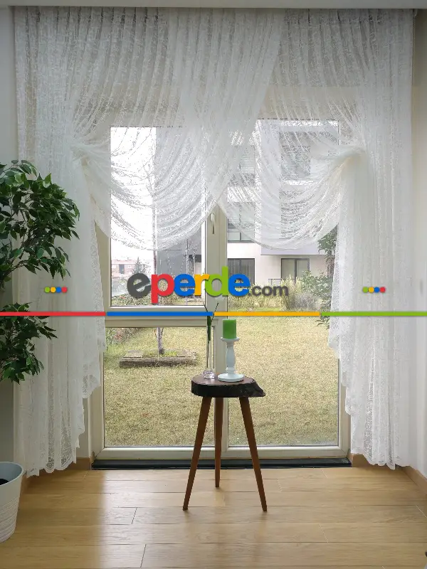 Oturma Odası - Kruvaze Tül Perde - Örme Zemin- Ekru