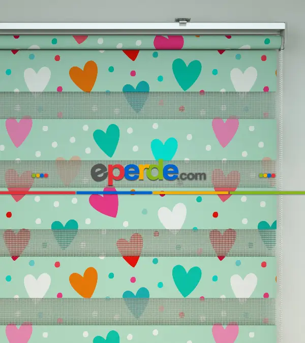 Kalp Desenli Baskılı Zebra Perde- Çok Renkli