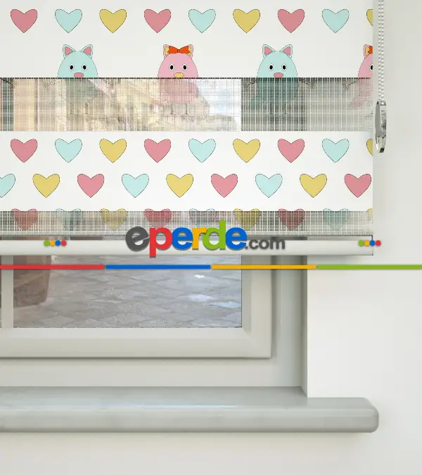 Renkli Kalp Desenli Baskılı Zebra Perde- Çok Renkli