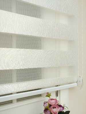 Krem Kabartmalı Jakarlı Zebra Perde Elit Seri 2022 - Krem