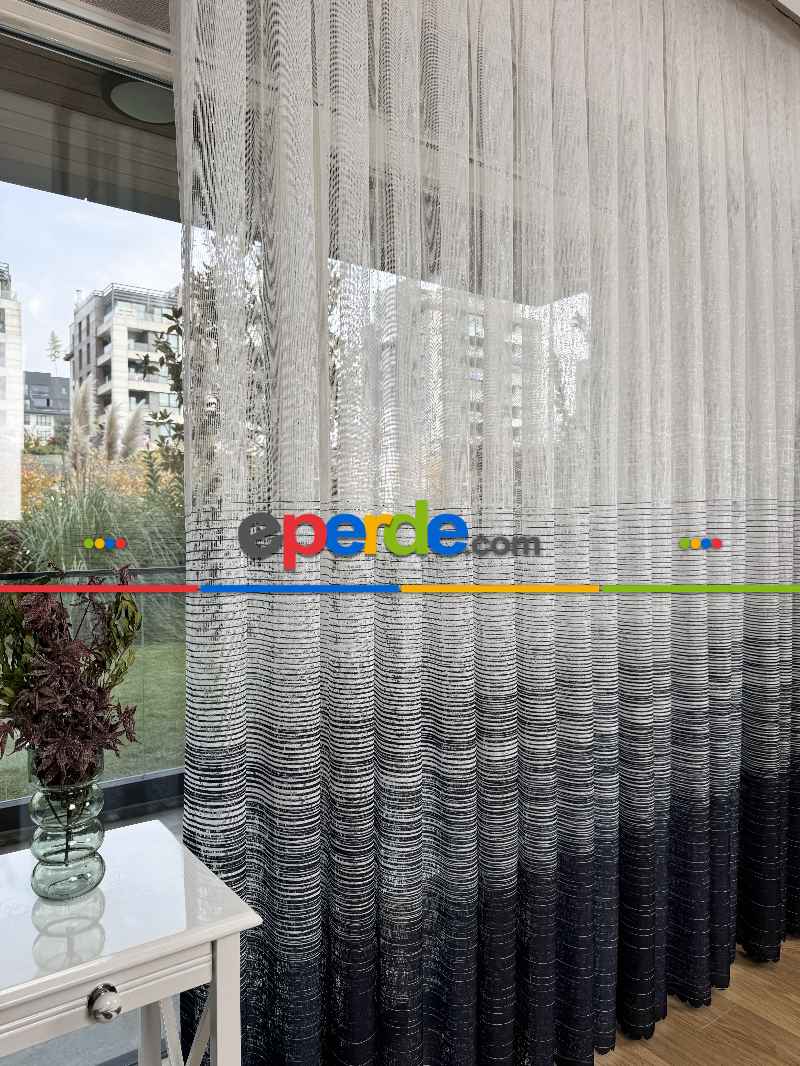 Oturma Odası - Siyah Beyaz Çizgili Degrade Geçişli Tül Perde, Fransız Örme Tül