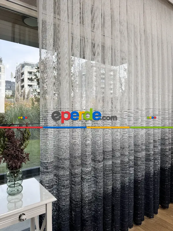Yatak Odası - Siyah Beyaz Çizgili Degrade Geçişli Tül Perde, Fransız Örme Tül