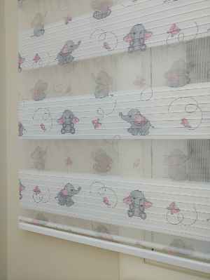 Sevimli Filler Desenli Baskılı Zebra Perde Bebek Odası Perdesi- Gri-Füme-Antrasit-Pembe