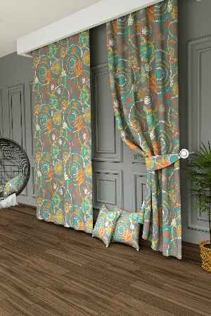 Dökümlü Kumaştan Genç Odası - Renkli Halkalar Desenli Baskılı Fon Perde