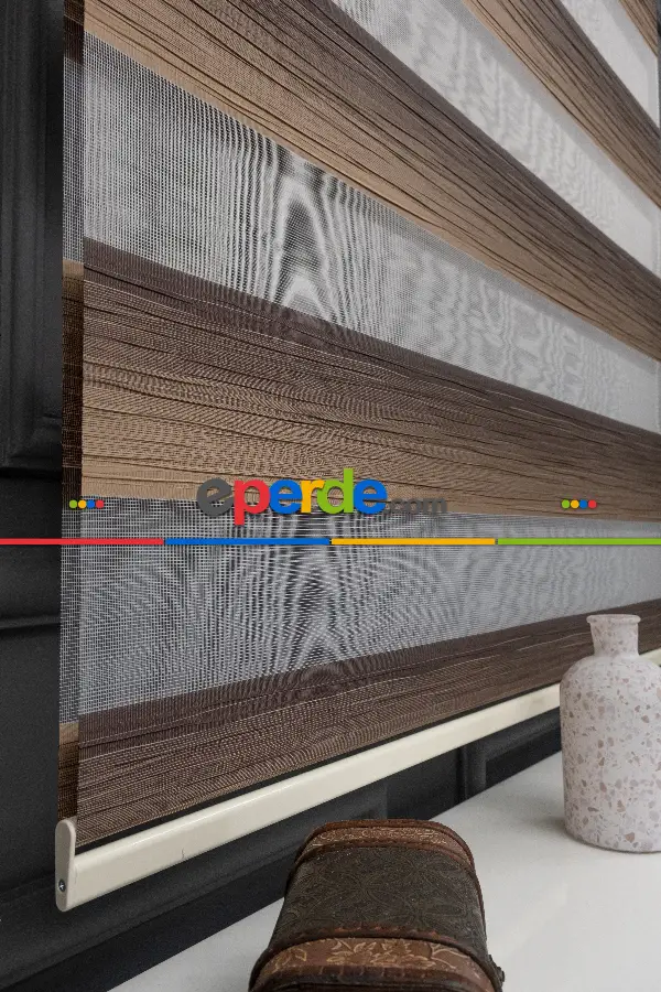 Kahverengi Zebra Perde Geçişli Kırık Pileli Zebra Perde
