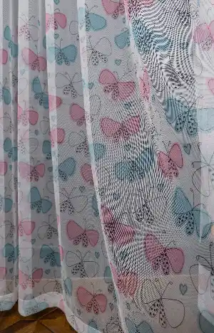 Çocuk Odası - Petek Zemin Açık Pembe Ve Mavi Renkli Kelebek Desenli Grek Baskılı Tül Perde