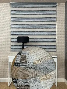 Genç Odası Açık Gri Siyah Pliseli Bambu Zebra Perde, Standart Metal Kasalı Yüksek Kalite Kornişe Kolay Montaj Seçenekli