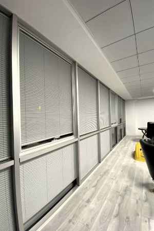 Brillannt Plise Perde - Cam Balkon Perdesi - Pimapen Perdesi - Açık Gri (20 Renk) Kolay Montaj Yaylı Sistem, Vidalı Sistem Veya Yapıştırma