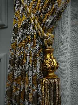 Salon Perdesi - Sarı Desenli Jakar Fon Perde (285 En)- Sarı