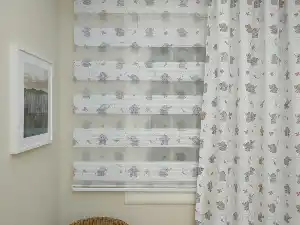 Sevimli Filler Desenli Baskılı Zebra Perde Bebek Odası Perdesi- Gri-Füme-Antrasit-Pembe