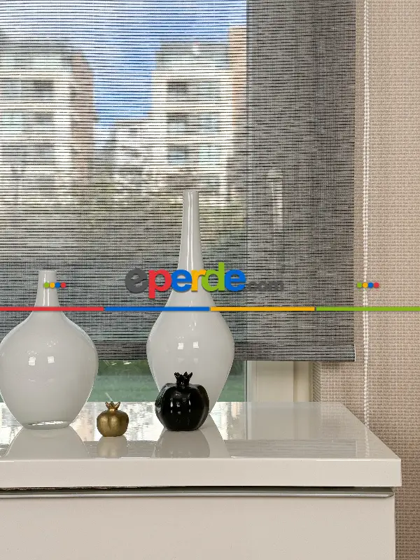 Salon Siyah Çizgili Tül Stor Perde, Standart Metal Kasalı Yüksek Kalite Kornişe Kolay Montaj Seçenekli