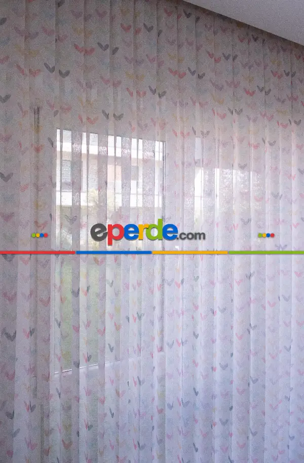 Renkli Kalpler Desenli Keten Zemin Baskılı Tül Perde - Kız Çocuk Odası