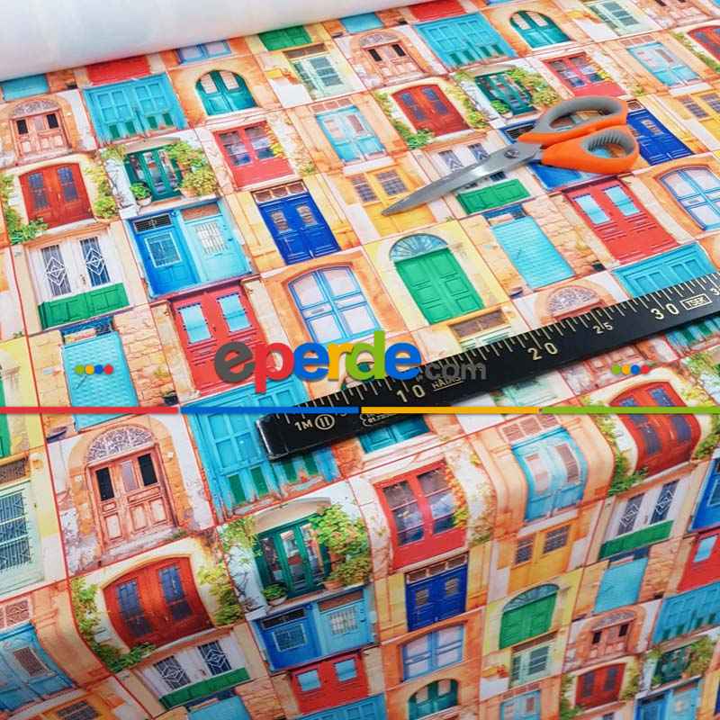 Genç Kız Odası Fon Perde - Renkli Kapı Desenli