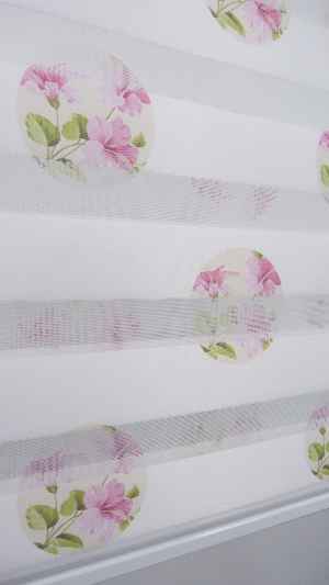 Çiçekli Desen Zebra Perde- Pembe-beyaz Buz Beyazı