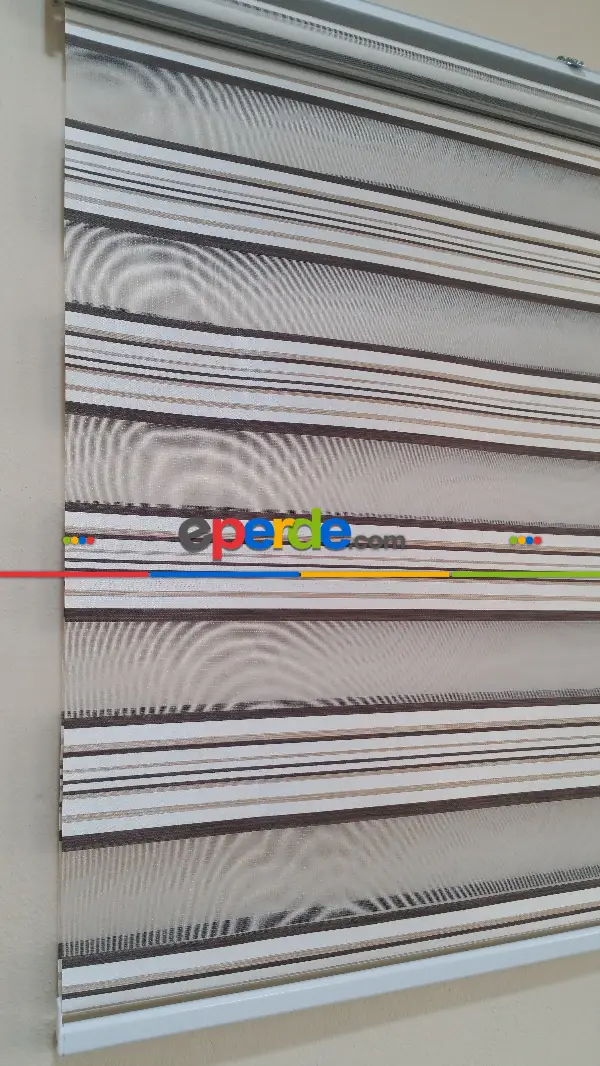 Oturma Odası - Kahve Çizgili Zebra Perde- Krem-kahve Koyu-sütlü Kahve- Çok Renkli 3