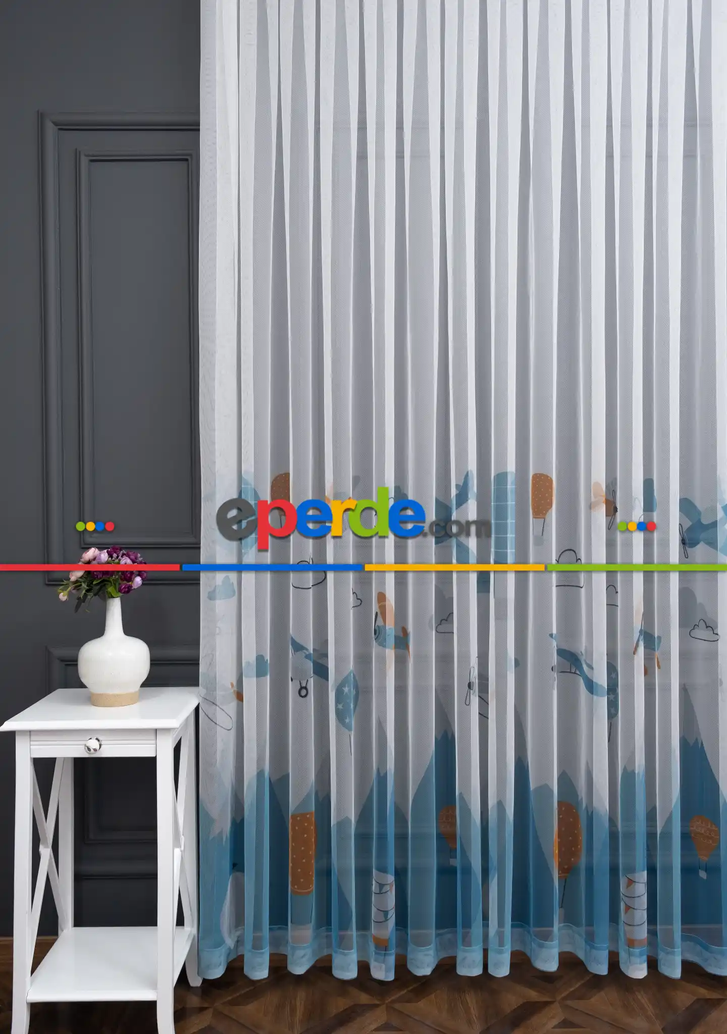 Petek Zemin Mavi Turuncu Renkli Uçan Balon Desenli Grek Baskılı Tül Perde