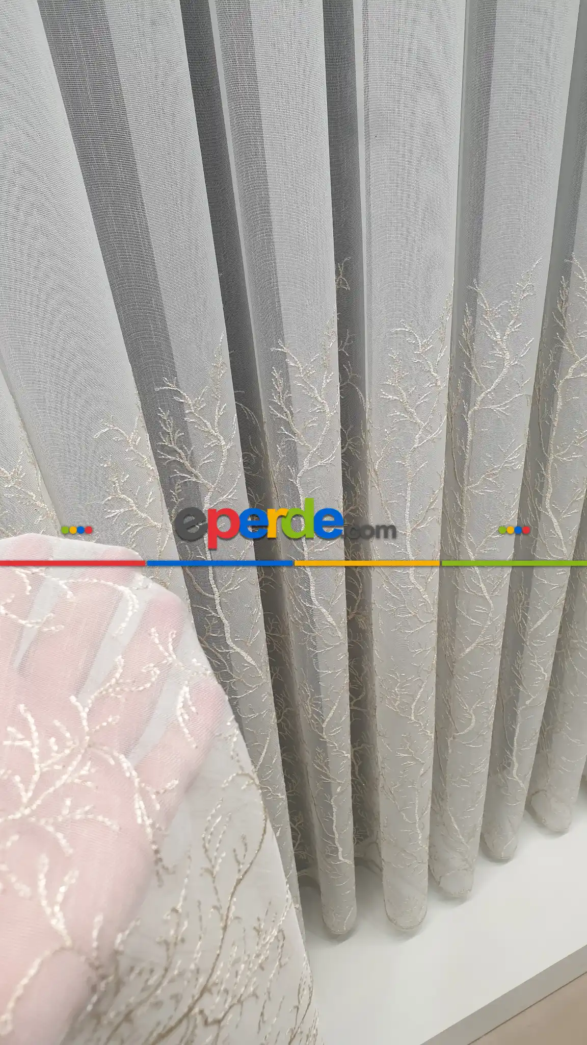 Salon - Selvi İşlemeli Tül Perde- Altın