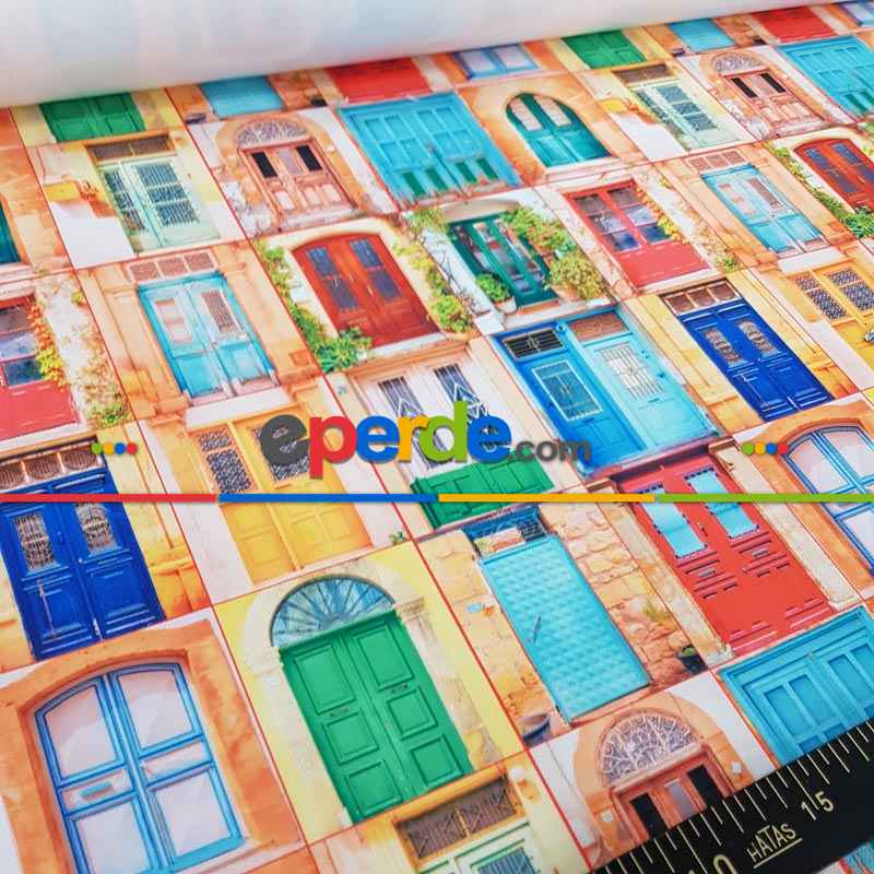 Genç Kız Odası Fon Perde - Renkli Kapı Desenli