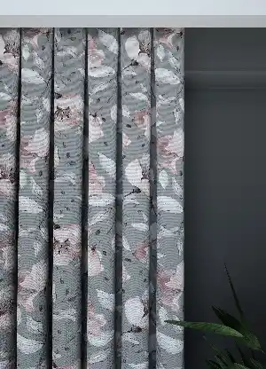Dökümlü Kumaştan Geniş En Gri Yaprak Desen Perde 1. Kalite