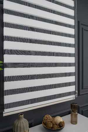 Krem Renk Düz Zebra