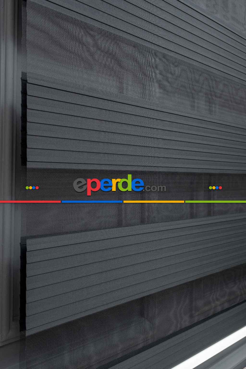 Oturma Odası - Siyah Zebra Perde - Geniş Pileli Zebra Perde