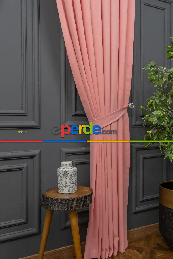 Salon - Pembe Düz Fon Perde Dökümlü En 
