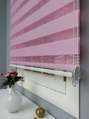 Oturma Odası - Pembe Zebra Perde - Düz Zebra Perde