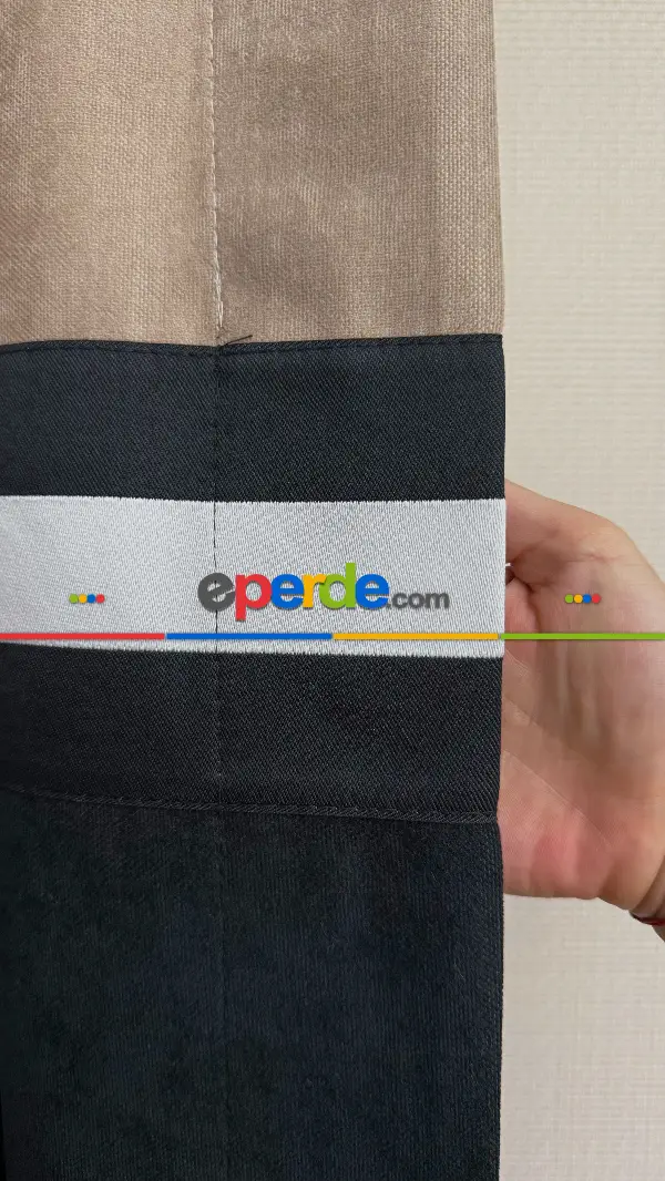 Siyah Ve Bej Rengi Kombinli Fon Perde, İki Kumaş Bordür İle Birleştirilmiştir, Özel Tasarımdır.