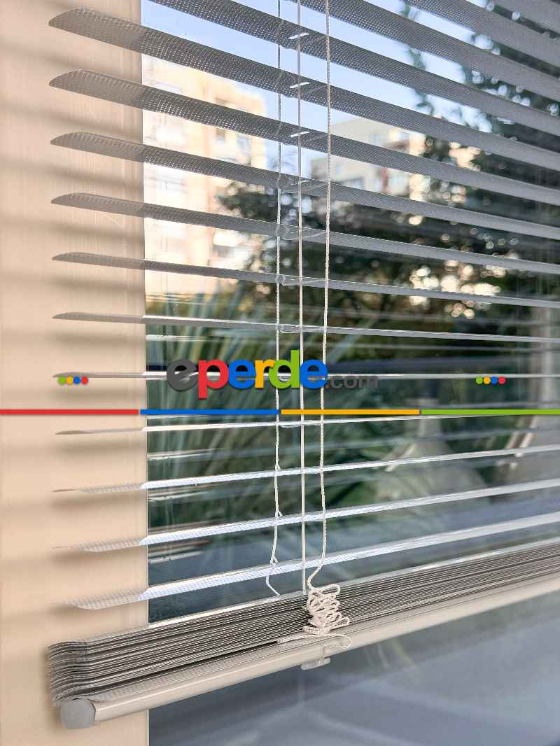 Mutfak Jaluzi - Beyaz Perfore (delikli) Alüminyum Jaluzi Perde - 25mm