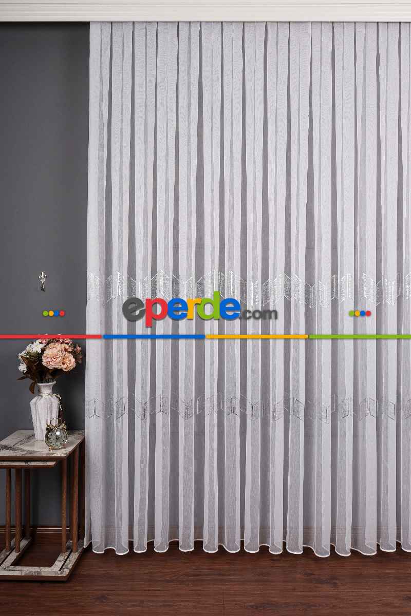 Yatak Odası - Enine Bantlı Ekru-gümüş Tt Zemin Tül Perde