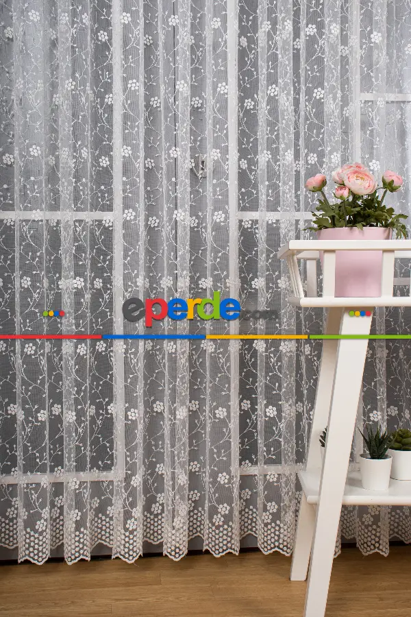 Papatya Brode İşlemeli Tül Perde - Çiçek Desenli