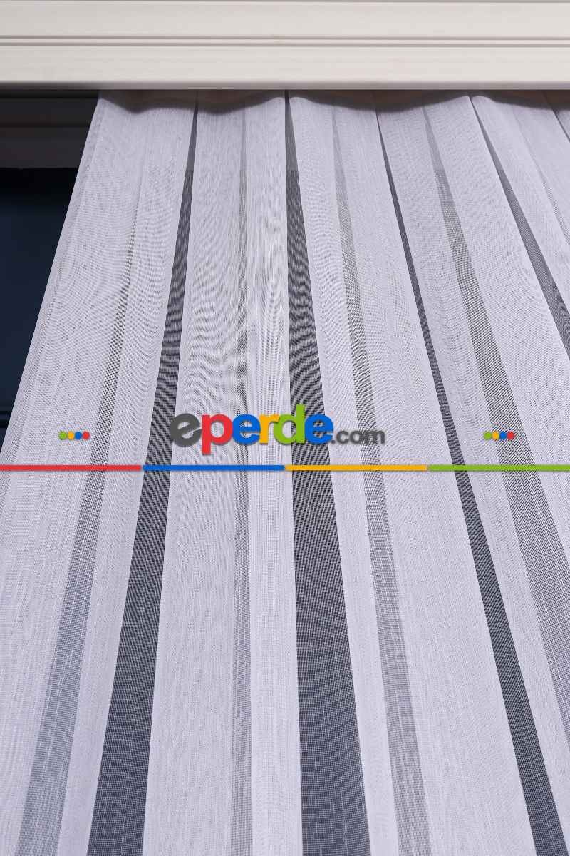 Genç - Çocuk Odası Renkli El Desenli Tül Perde