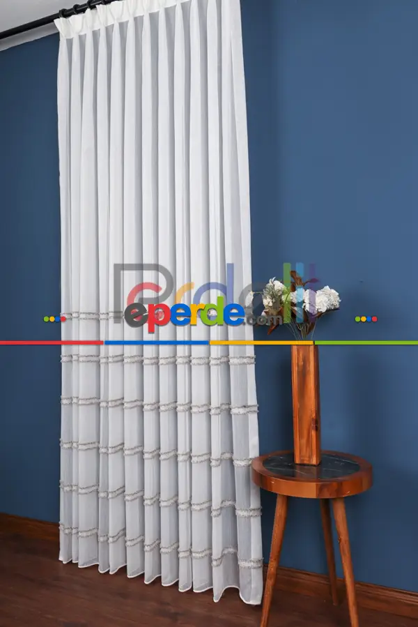 Enine Renkli Bantlı Püskül Detaylı Bambu Zemin Tül Perde