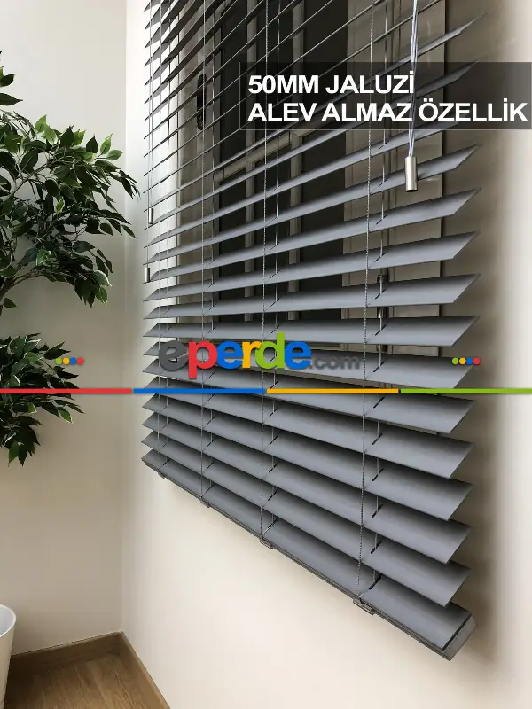 50mm Açık Gri Ahşap Efektli Jaluzi Perde Alev Almaz Özellik- Gri Açık