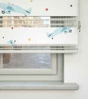 Uçak Desenli Baskılı Zebra Perde- Çok Renkli