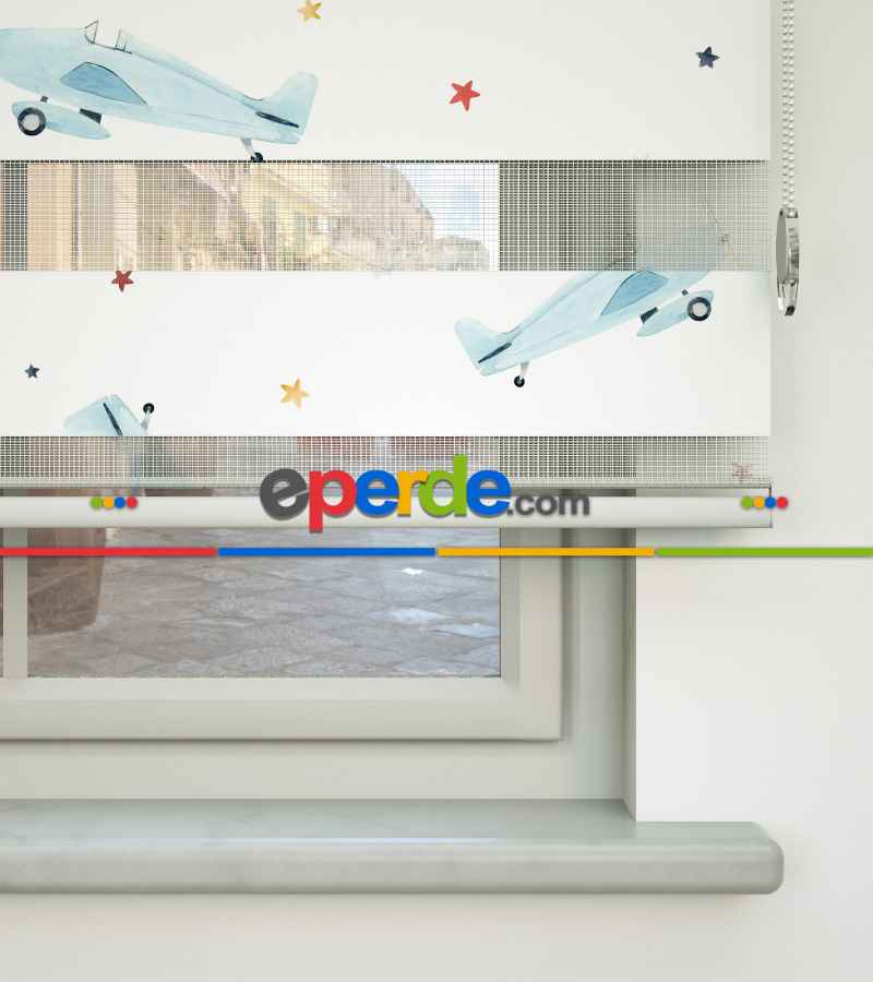 Uçak Desenli Baskılı Zebra Perde- Çok Renkli