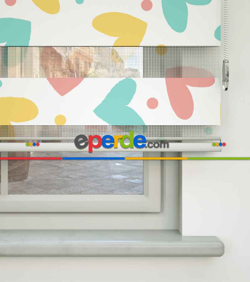 Renkli Kalp Desenli Baskılı Zebra Perde- Çok Renkli