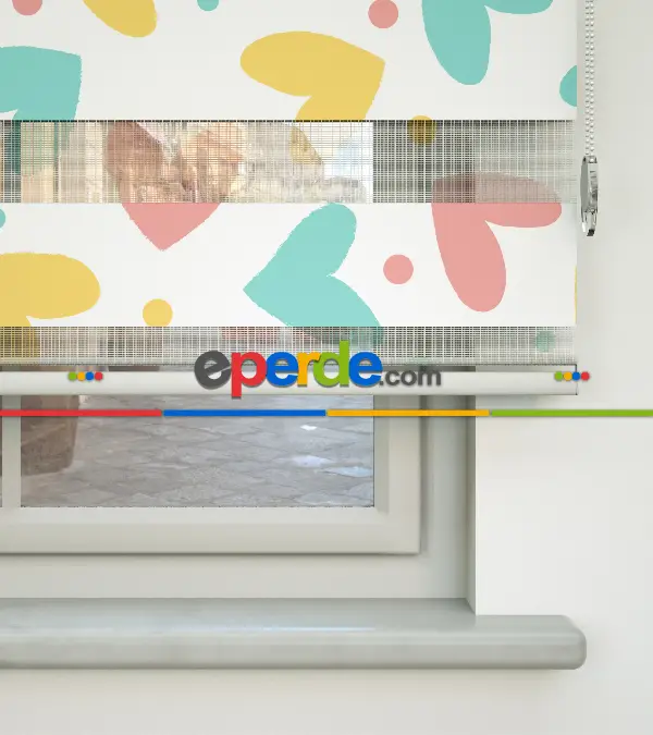 Renkli Kalp Desenli Baskılı Zebra Perde- Çok Renkli