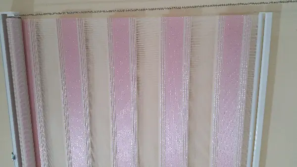 Yatak Odası - Pembe Plise Simli Zebra Perde- Pembe-gri Simli-ekru