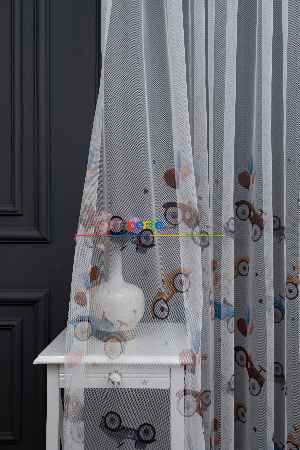 Hazır Ölçülü Petek Zemin Kahverengi Ve Mavi Renkli Araba Ve Balon Desenli Grek Baskılı Tül Perde