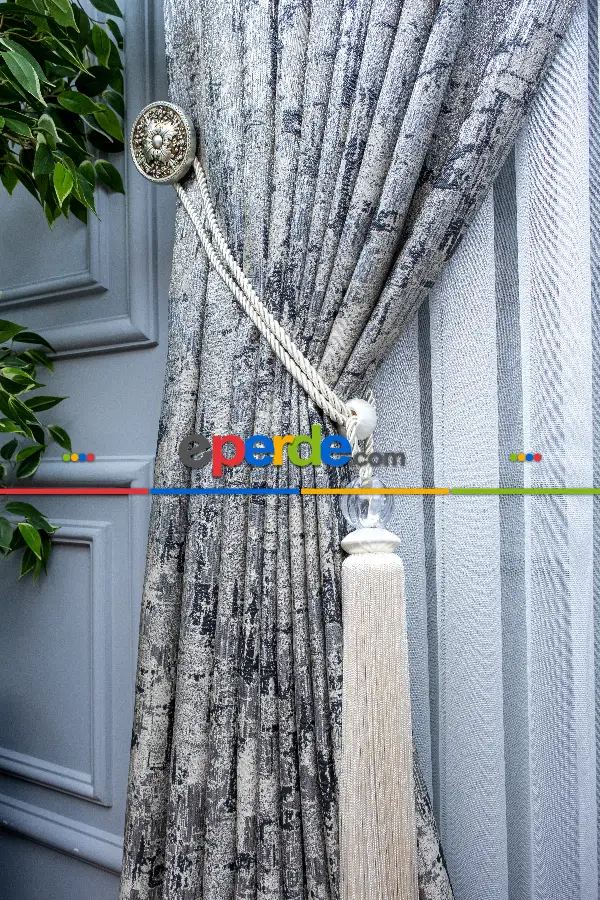 Patinedesenli Valencia Jakar Dokuma Fon Perde- Bej-füme