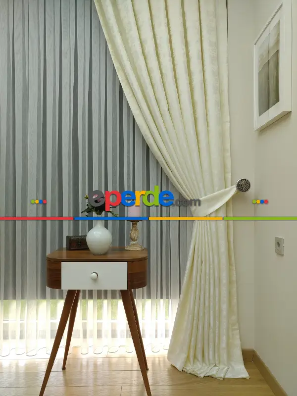 Açık Krem Renk Jakar Desenli Fon Perde- Krem Açık