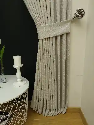 Gümüş Düz Fon Perde ( 1mt 850gram Eşsiz Dökümlü Tok Kumaş )- Gümüş