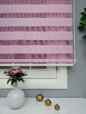 Oturma Odası - Pembe Zebra Perde - Düz Zebra Perde