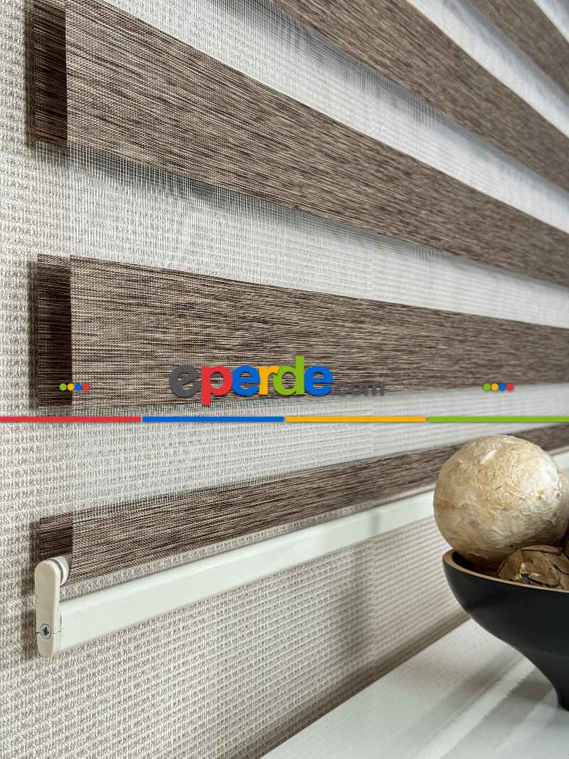 Yatak Odası Kahverengi Bambu Zebra Perde, Standart Metal Kasalı Yüksek Kalite Kornişe Kolay Montaj Seçenekli