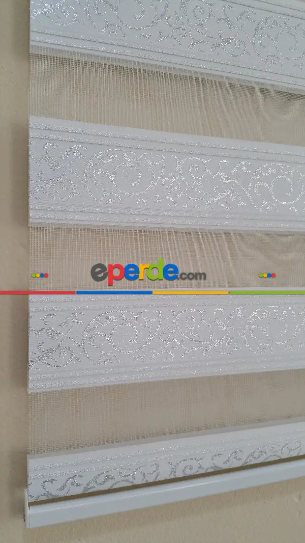 Oturma Odası - Jakarlı Zebra Perde- Beyaz-gümüş Simli