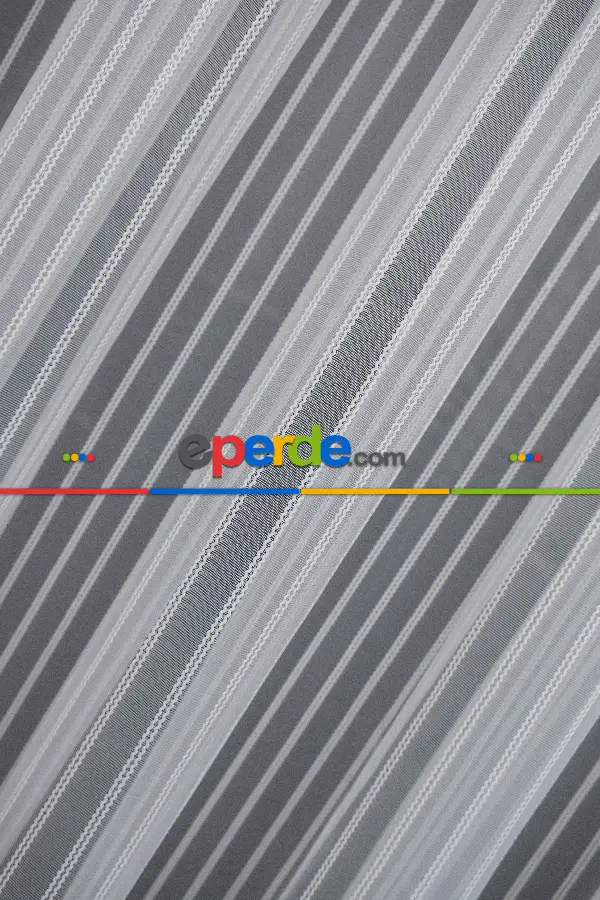 Yatak Odası - Çizgili Sim Çizgili Gümüş Metal Sim Çizgili Tül