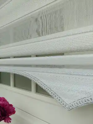 Zebra Perde - Micro Pilise - Simli Geçişli Zebra Perde- Gümüş Simli-ekru