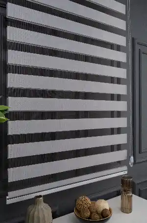 Gri Renk Düz Zebra