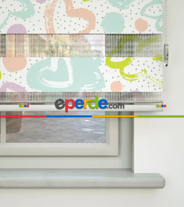 Kalp Desenli Baskılı Zebra Perde- Çok Renkli